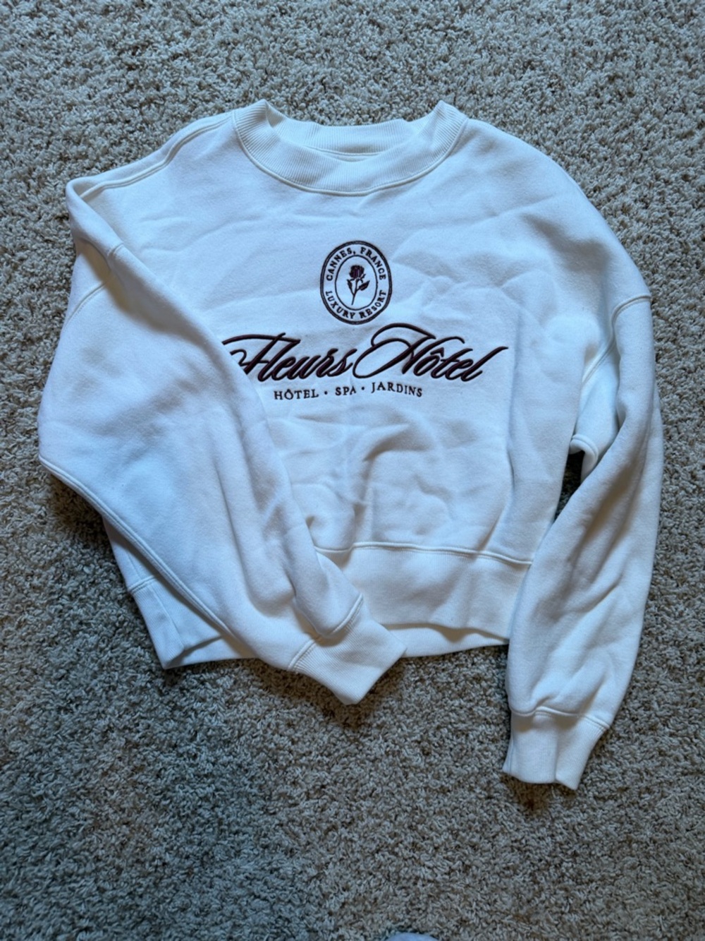 Abercrombie & Fitch White Crewneck Sweatshirt with maroon Script